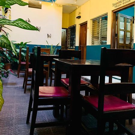 Hostal Fachente León Esterno foto