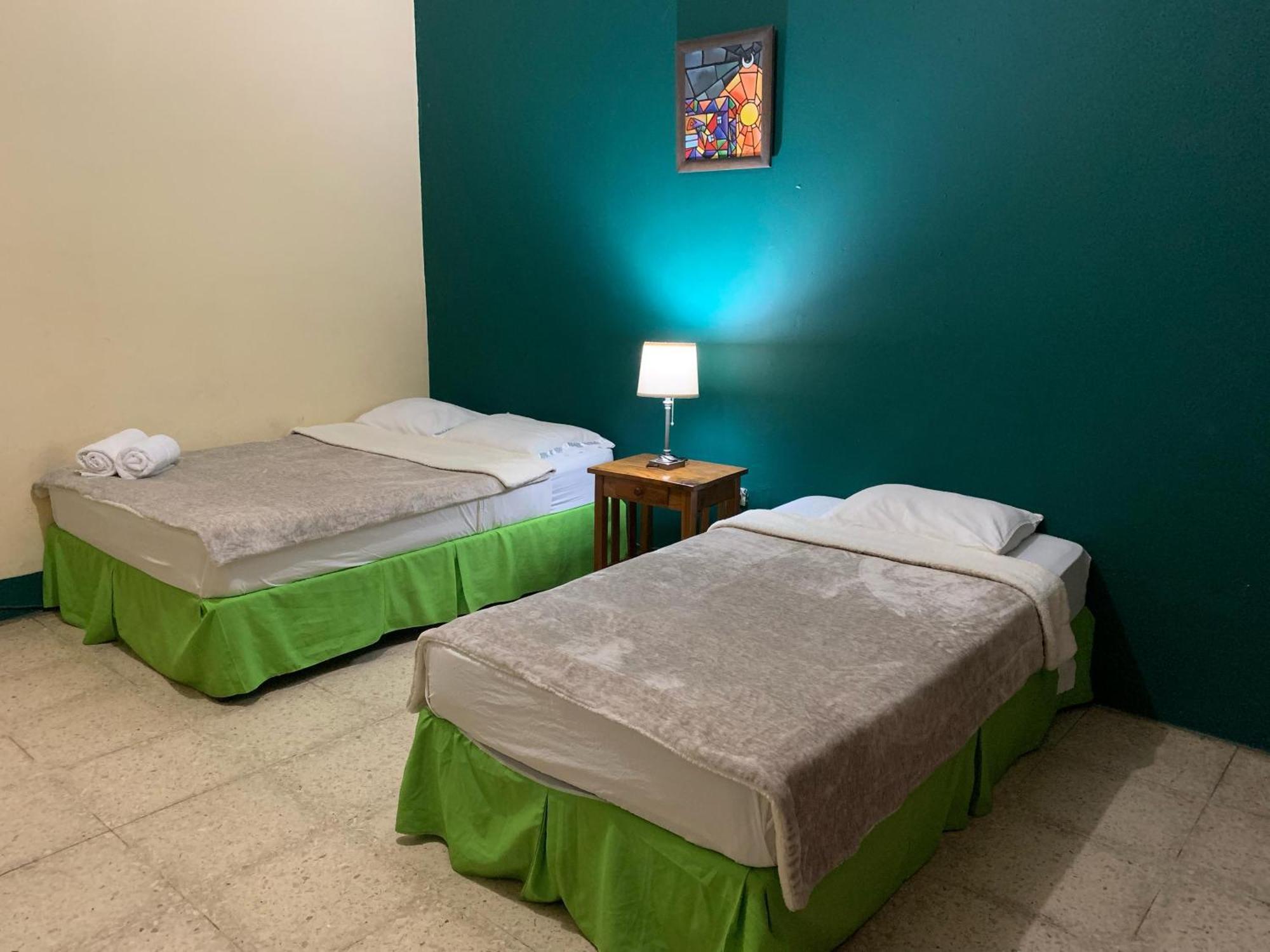 Hostal Fachente León Esterno foto