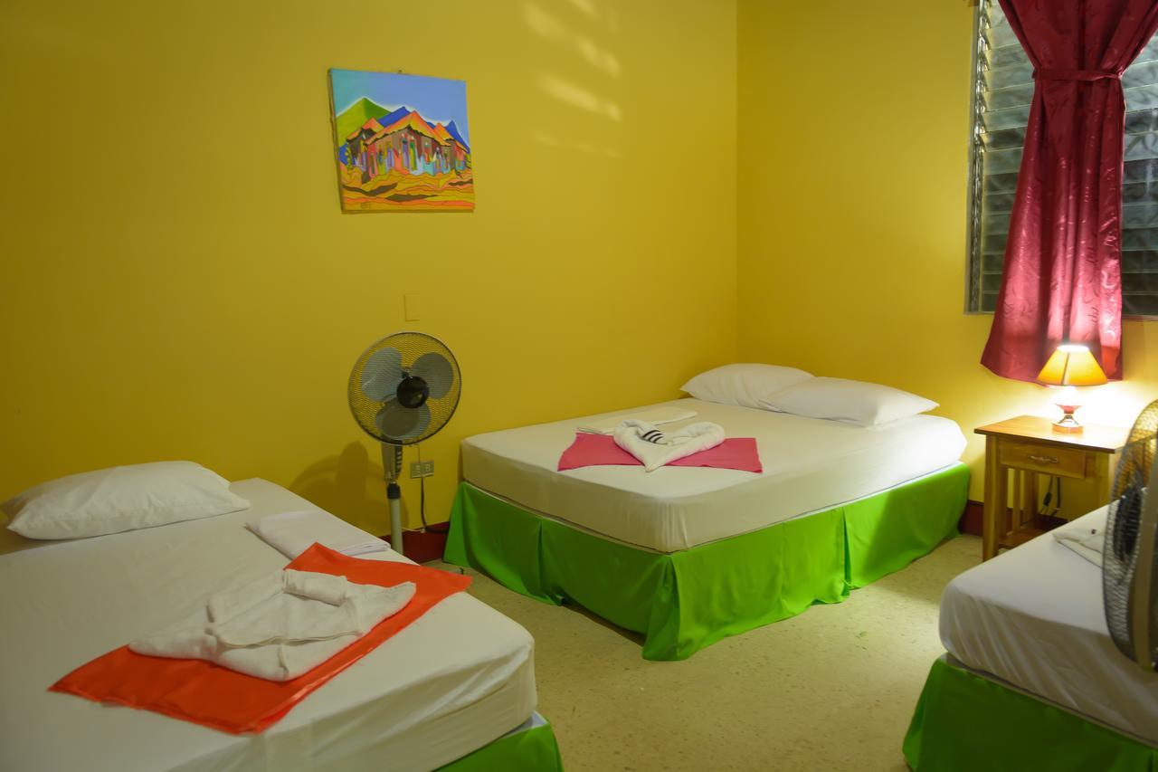 Hostal Fachente León Esterno foto