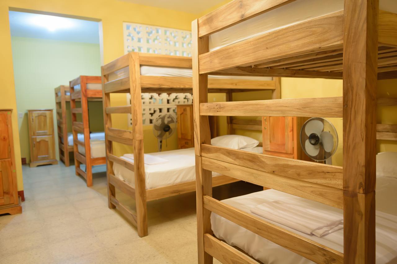 Hostal Fachente León Esterno foto