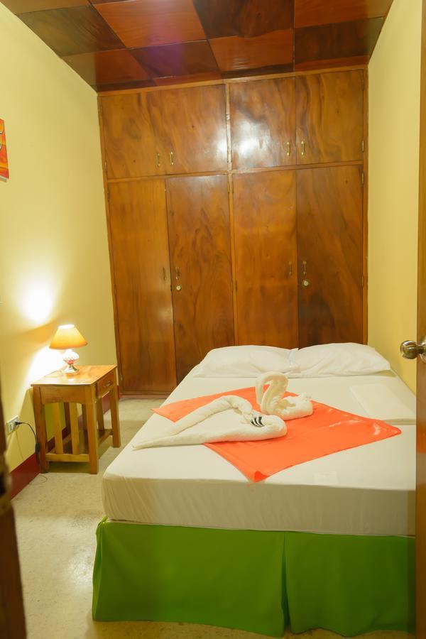 Hostal Fachente León Esterno foto