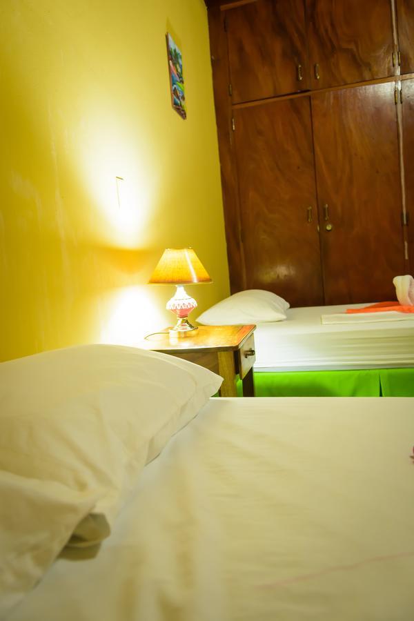 Hostal Fachente León Esterno foto