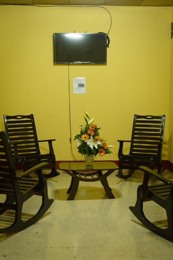 Hostal Fachente León Esterno foto