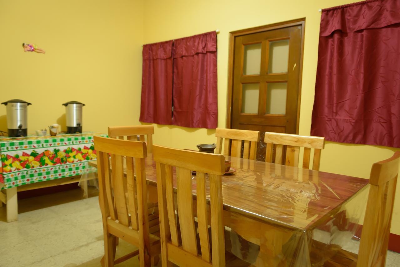 Hostal Fachente León Esterno foto
