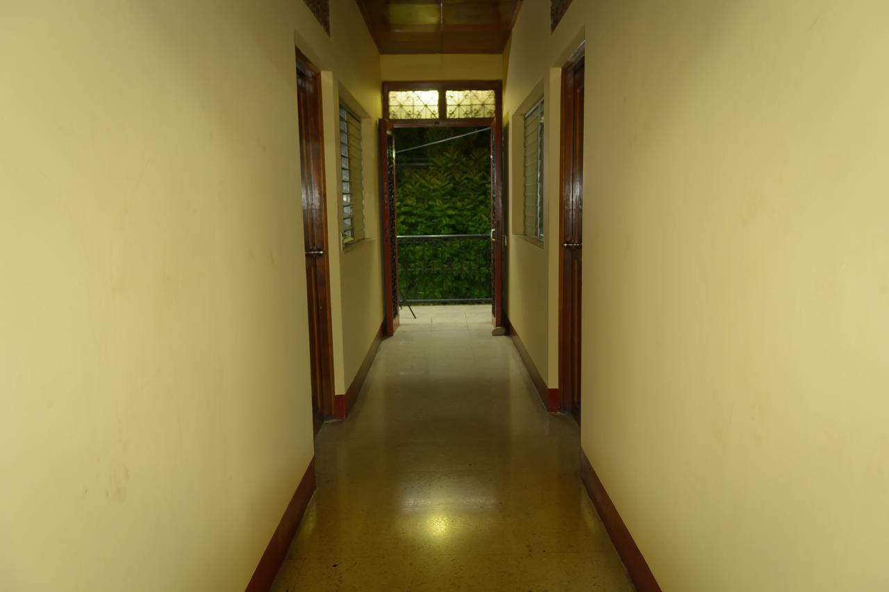 Hostal Fachente León Esterno foto