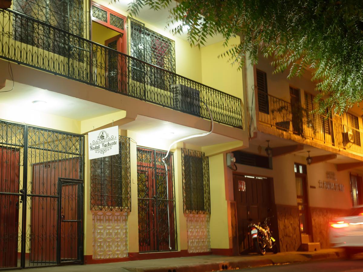 Hostal Fachente León Esterno foto