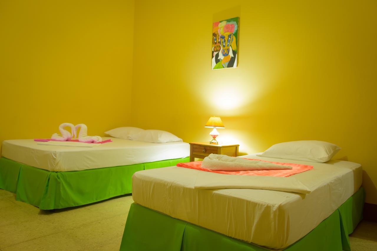 Hostal Fachente León Esterno foto
