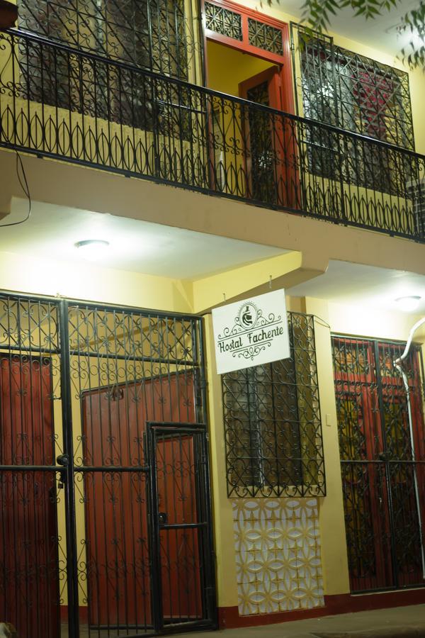 Hostal Fachente León Esterno foto