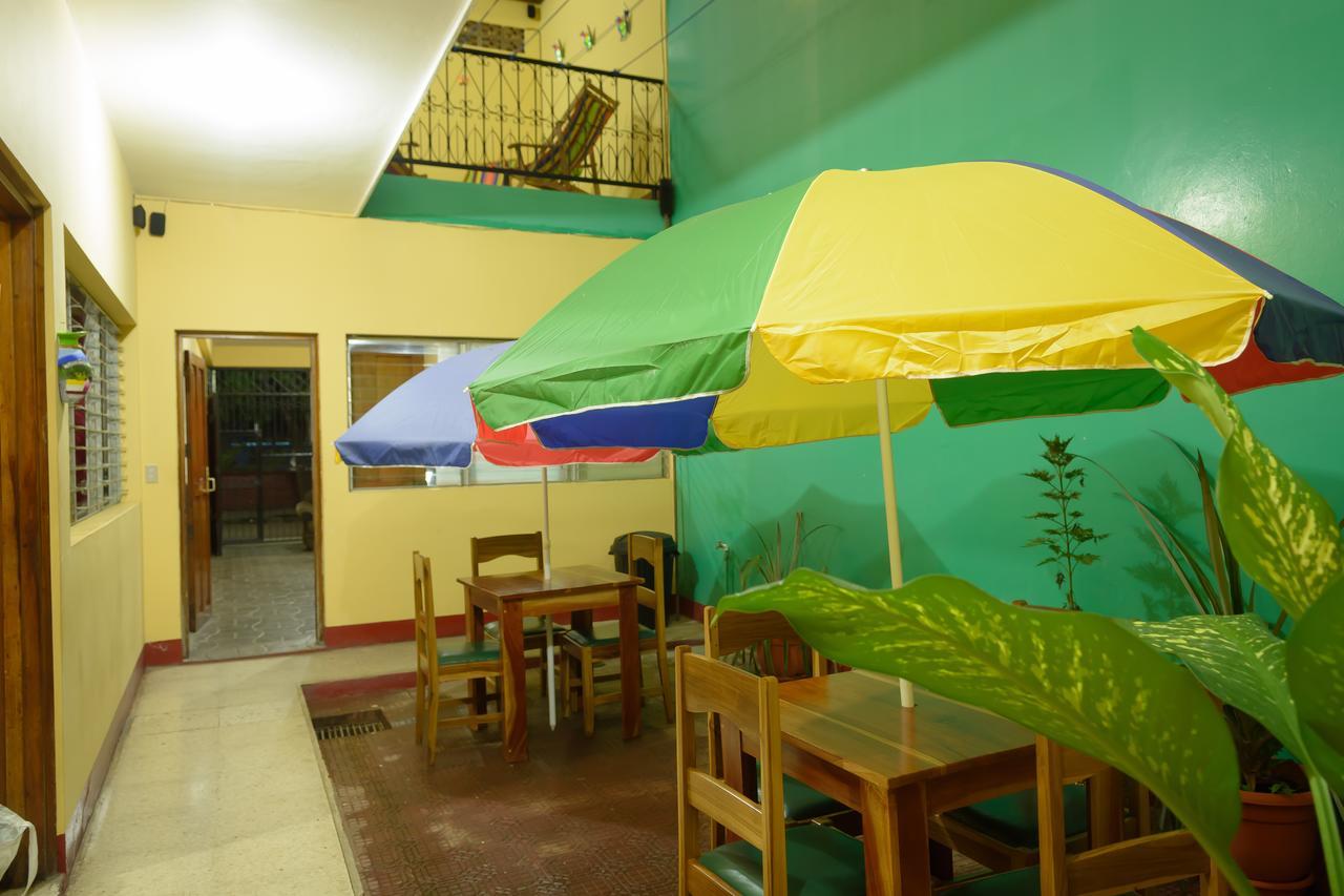 Hostal Fachente León Esterno foto